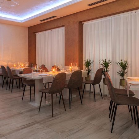 Hotel Maksim Herceg Novi Kültér fotó