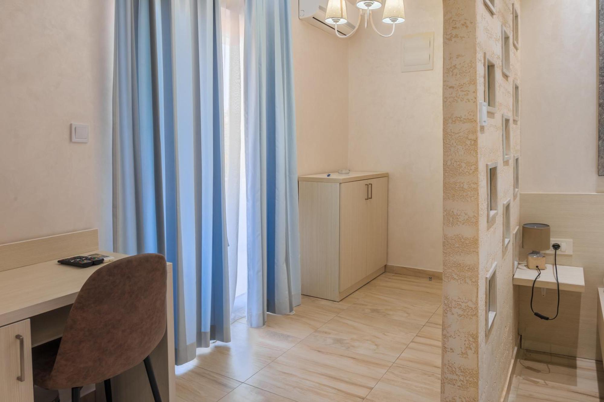 Hotel Maksim Herceg Novi Kültér fotó
