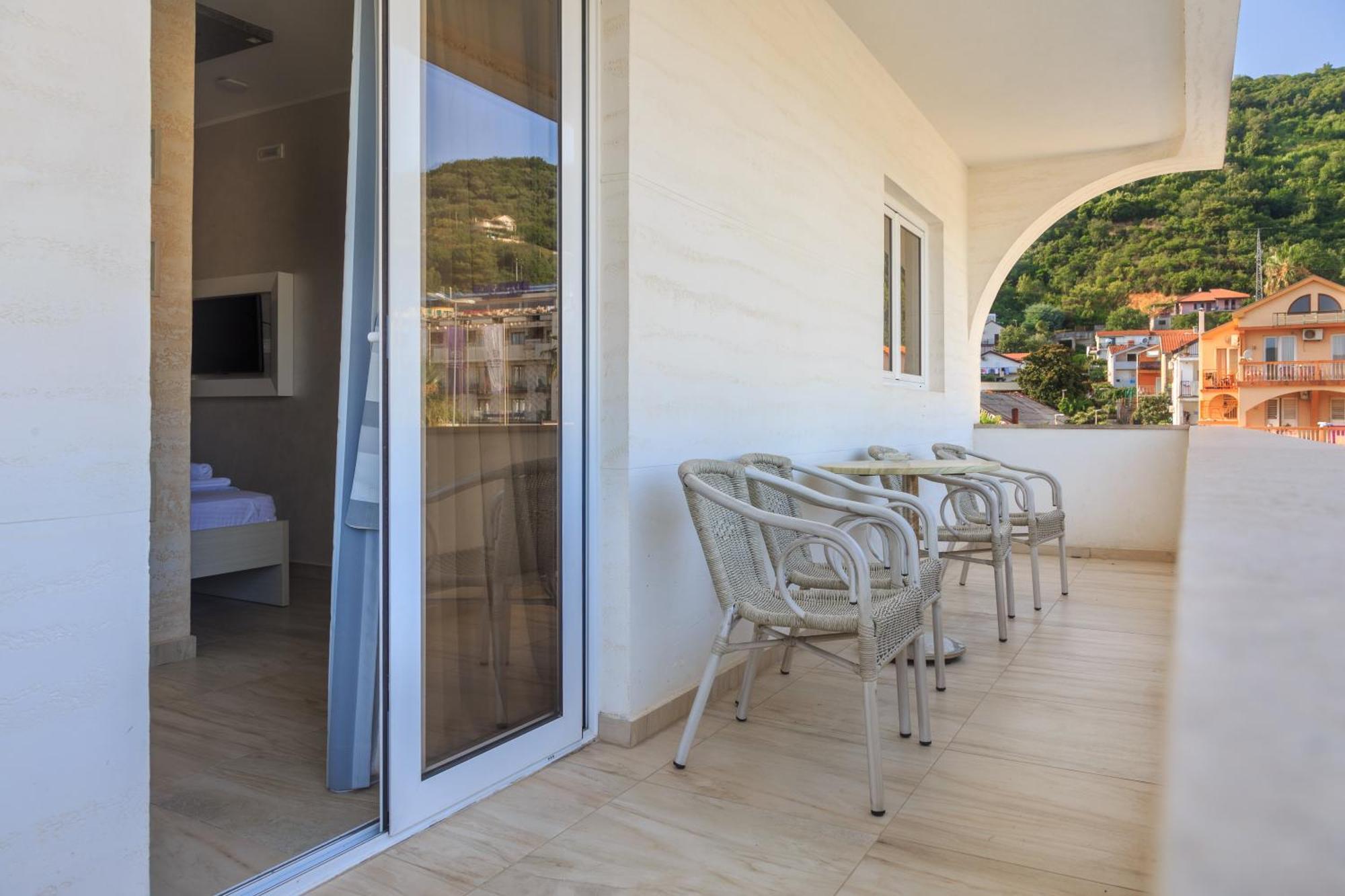 Hotel Maksim Herceg Novi Kültér fotó