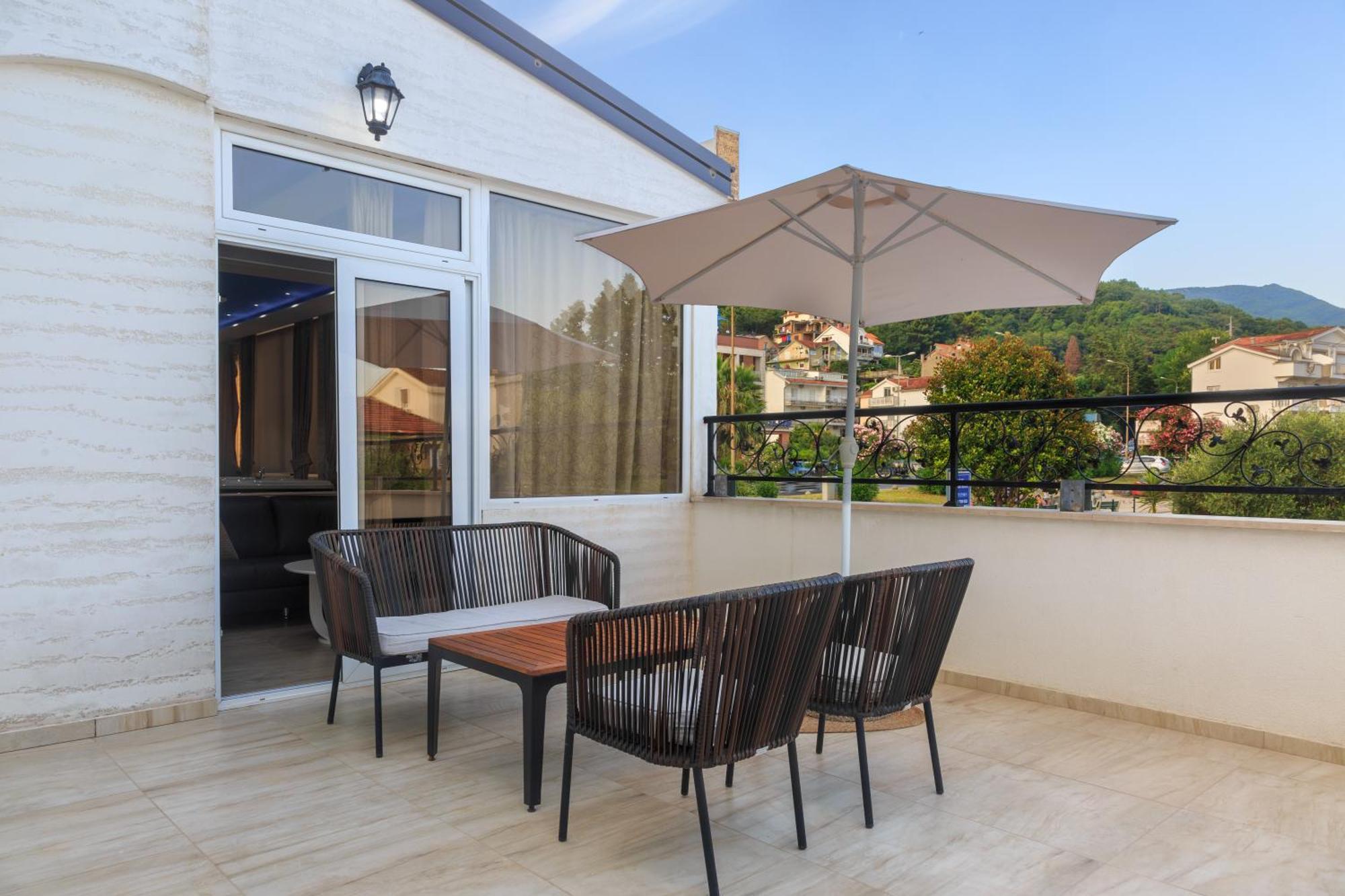 Hotel Maksim Herceg Novi Kültér fotó